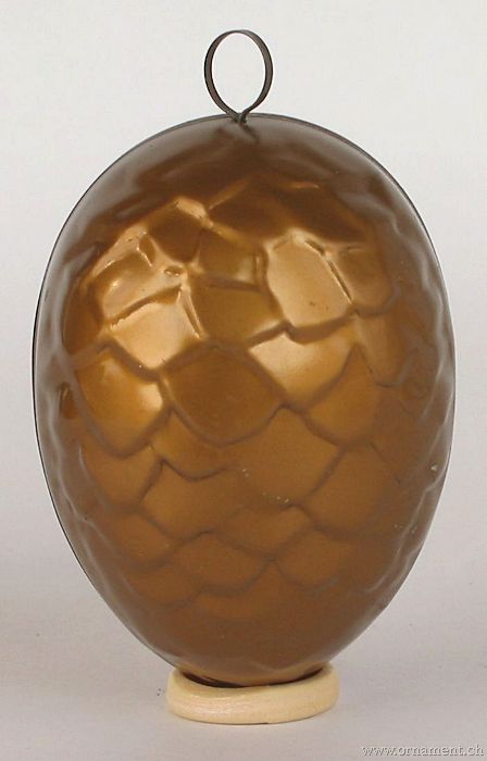 Tin Easter Egg Candycontainer